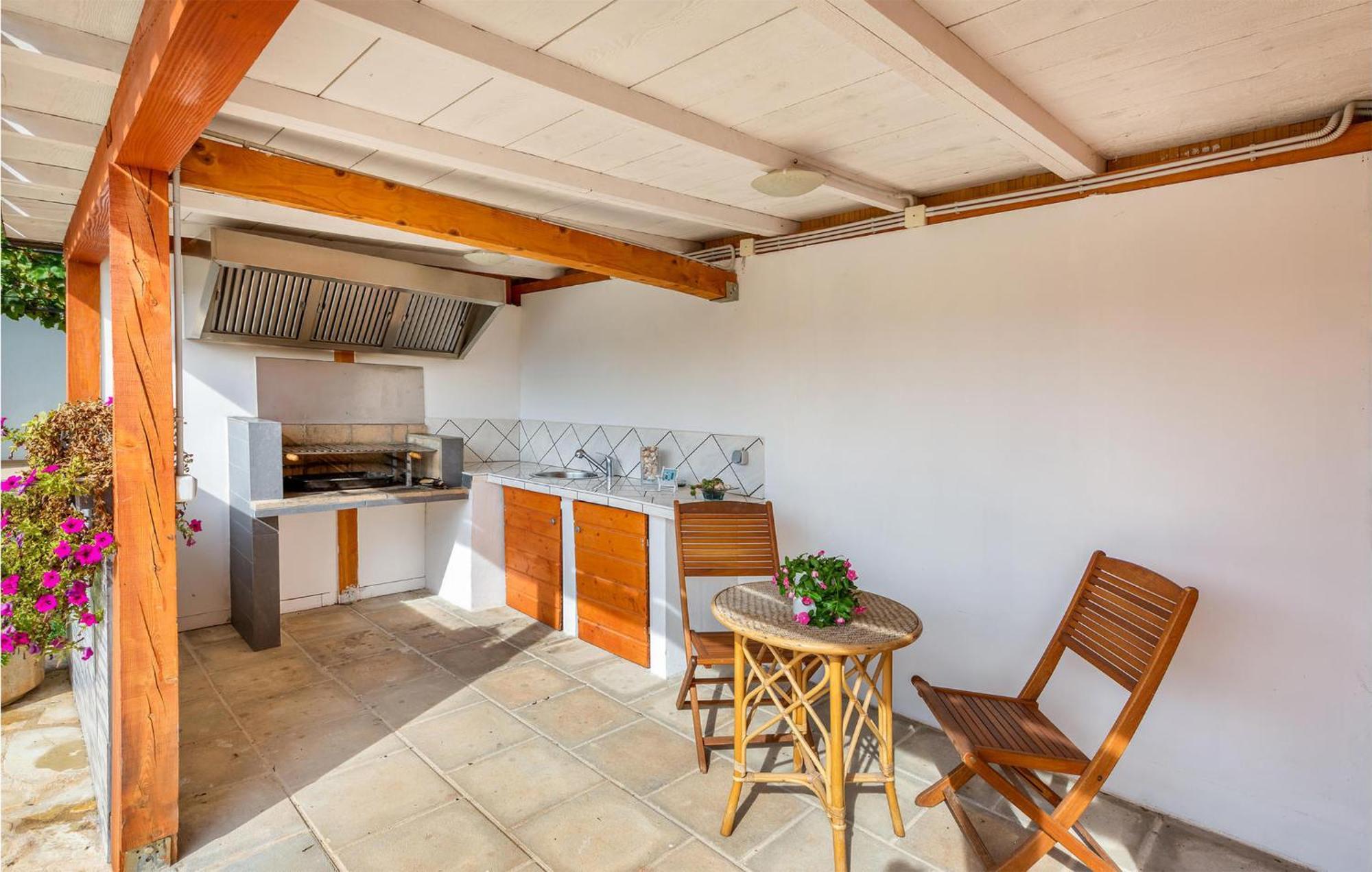 Gorgeous Apartment In Pula With Kitchen Bagian luar foto